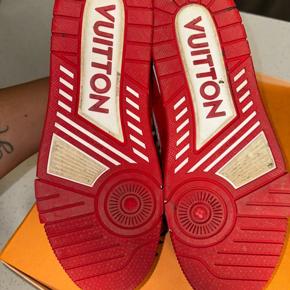 LV Trainer Sneaker. - Picture 6 of 9